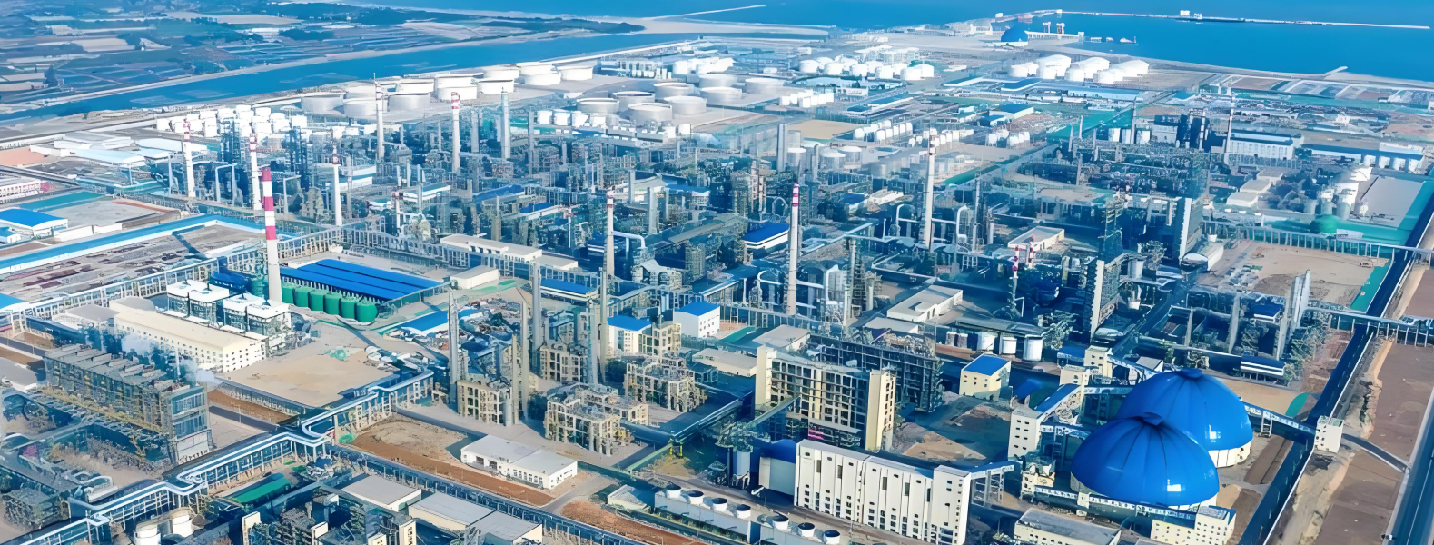 为石化行业提供贯串全生命周期价值链的解决计划和智能化服务