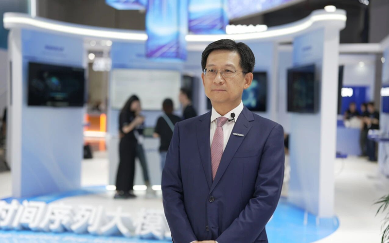 崔山受新华社专访：以工业具身智能重构生产力，，，，，，，引领流程工业智能化升级